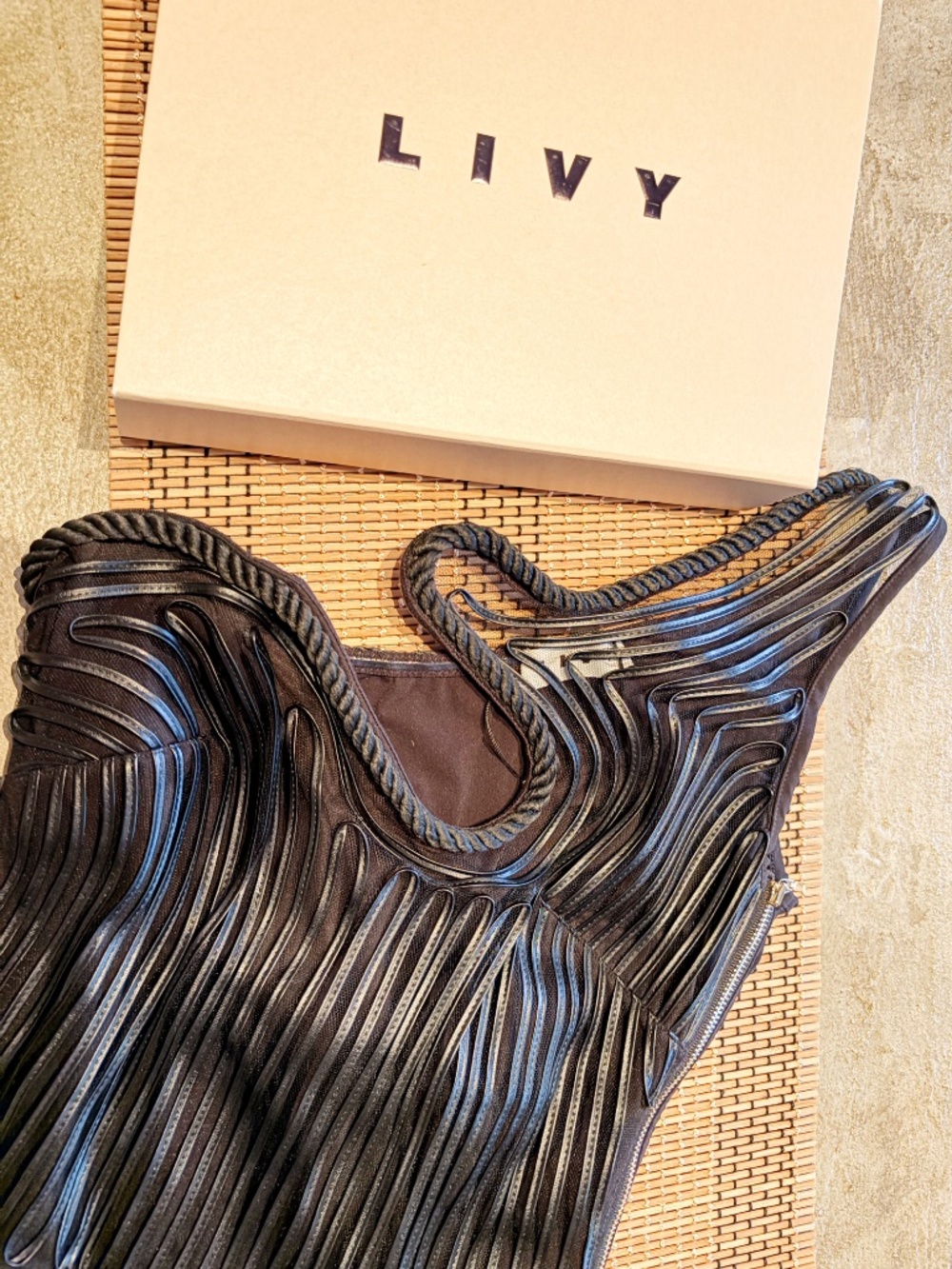 LIVY BODY EBONY WOOD - Picture 8 of 10
